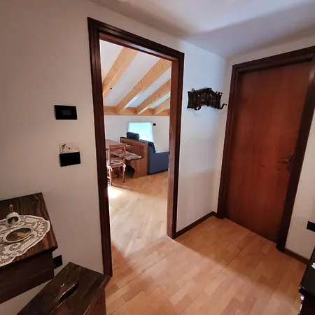 Residenza Sissi Apartment Canzolino